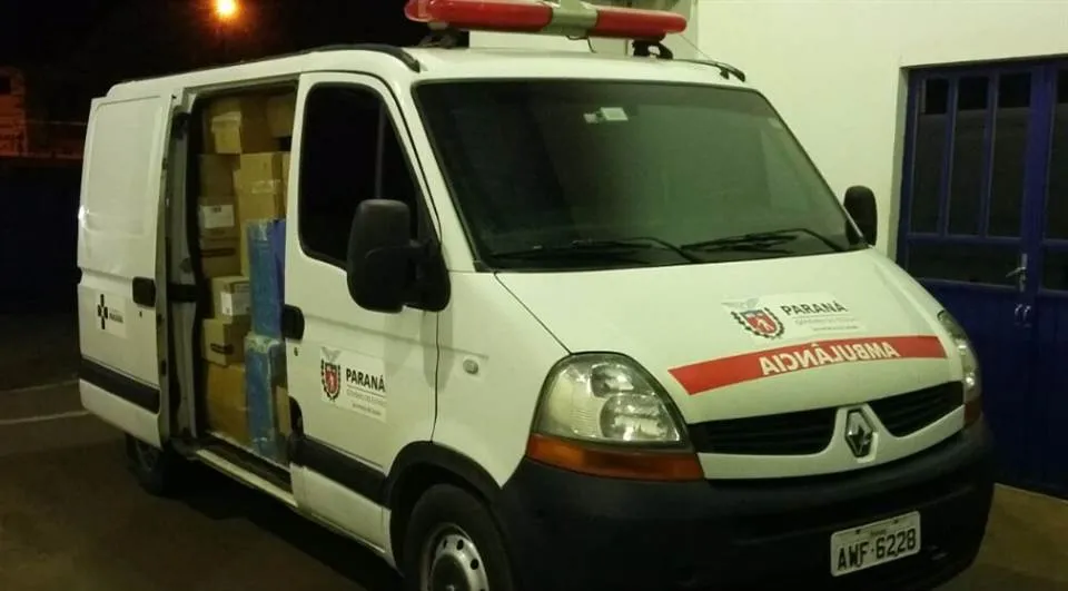 Motorista de falsa ambulância confessou que levaria produtos até Curitiba e ganharia R$ 1.500 pelo transporte do contrabando - Foto: Receita Federal