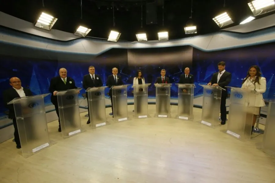 Nove candidatos participaram do primeiro debate na TV Bandeirantes, em Curitiba – Foto: Divulgação
