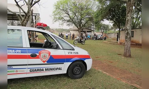 Após furtar carne e feijão em escola e tirar a roupa, mulher cai de telhado em Londrina