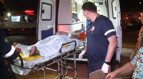 Jovem precisou ser levado ao hospital devido ao ferimento. (Foto - Reprodução/Rede Massa)