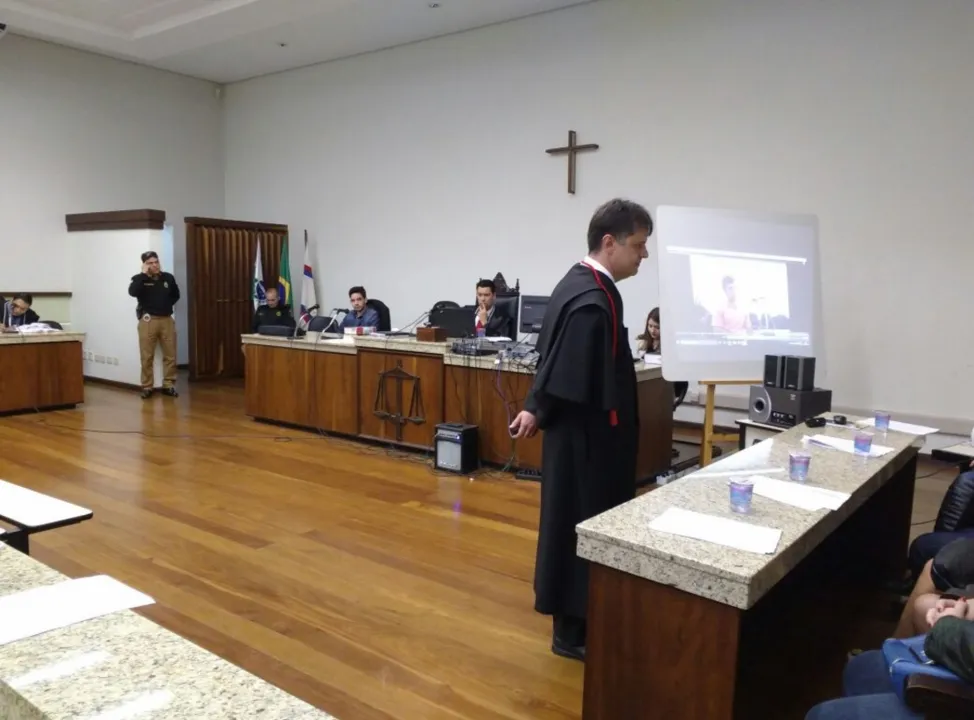 Júri é presidido pelo juiz Osvaldo Soares Neto e o promotor Eduardo Augusto Cabrini atua na acusação. Foto: José Luiz Mendes