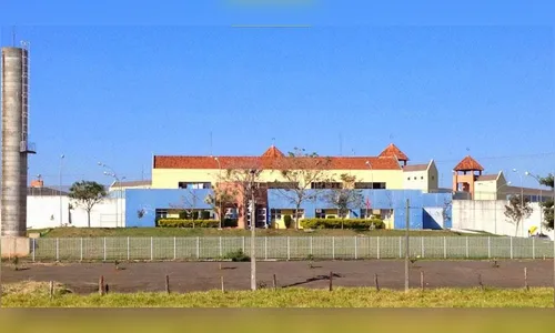 Gêmeos condenados por assassinato de grávida se entregam