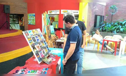 
							Colecionador araponguense tem mais de 700 réplicas de carros em miniatura
						
						