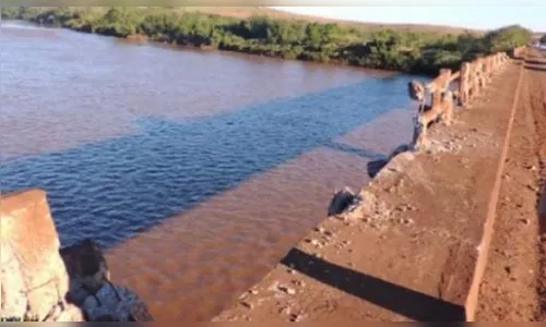 Buscas por veículo que caiu em rio prosseguem no Paraná