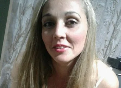 Carina Teixeira, 29 anos, está desaparecida desde quinta-feira, dia 25. (Foto: Reprodução)