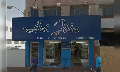 Quadrilha da marcha ré arromba joalheria em Arapongas