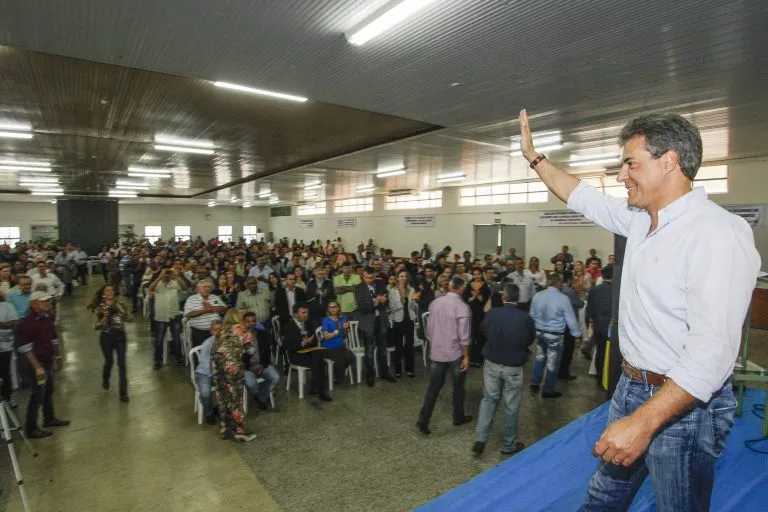 Governador Beto Richa assina autorização para licitação da construção do Hospital Regional e Delegacia Cidadã de Ivaiporã - Foto: Pedro Ribas/ANPr