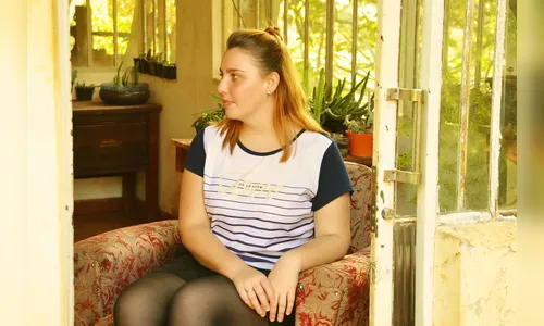 Artista apucaranense mistura imagens com elementos da natureza