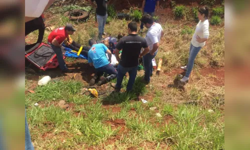 
							Motorista capota carro na PR-444 em Arapongas
						
						