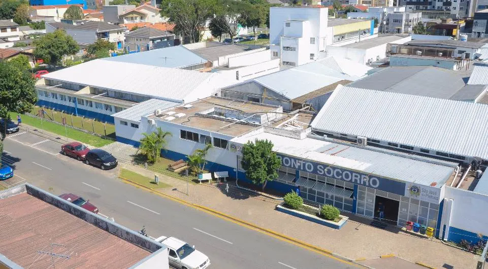 Hospital Municipal de São José dos Pinhais: homem foi preso após atirar com espingarda dentro do estabelecimento - Foto: Reprodução