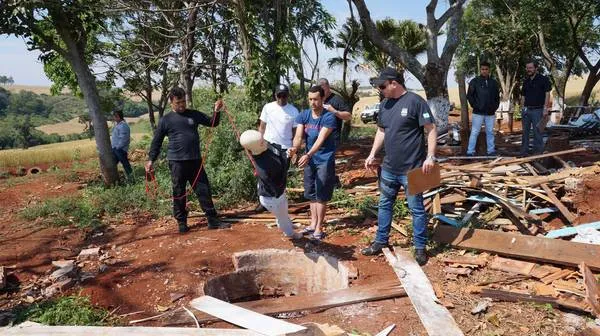 Polícia Civil faz reconstituição do assassinato de Carina Teixeira.