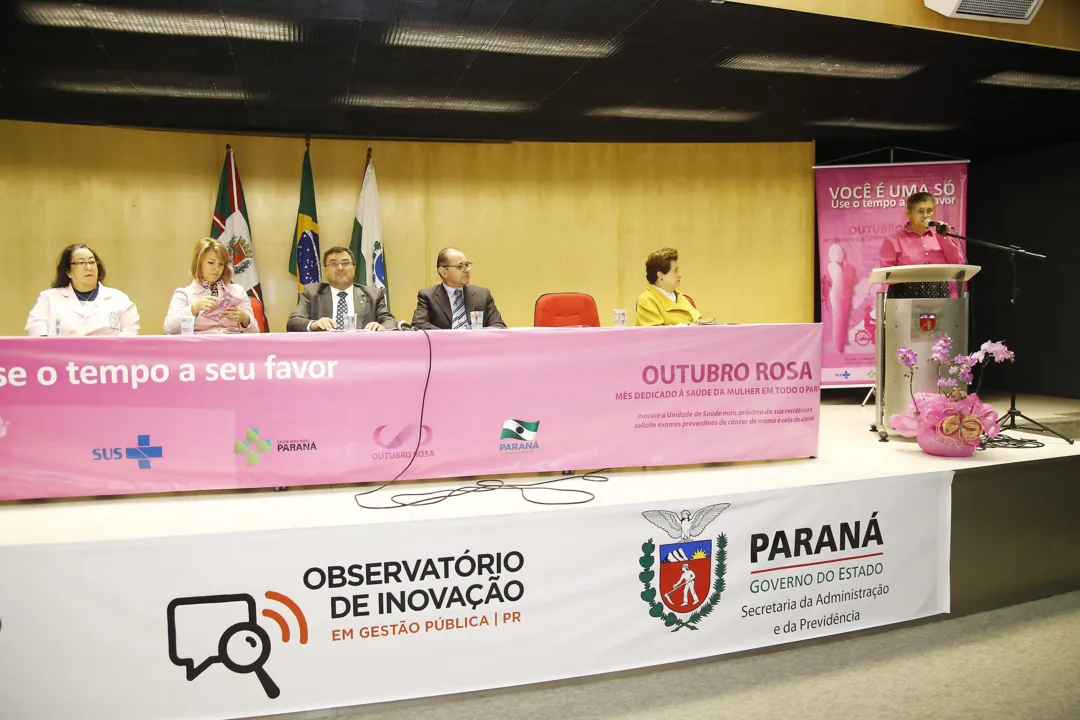 O Governo do Estado aproveita o Outubro Rosa para chamar a atenção da mulher paranaense 