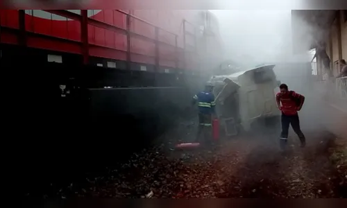
							Colisão entre trem e caminhão deixa duas pessoas feridas
						
						