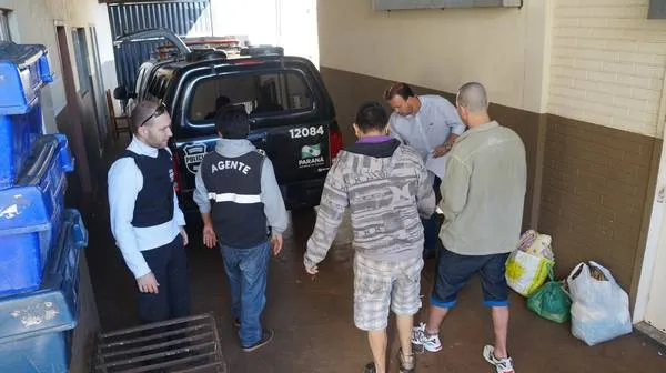 Doze presos foram transferidos para a Casa de Custódia de Londrina. Foto: Ivan Maldonado
