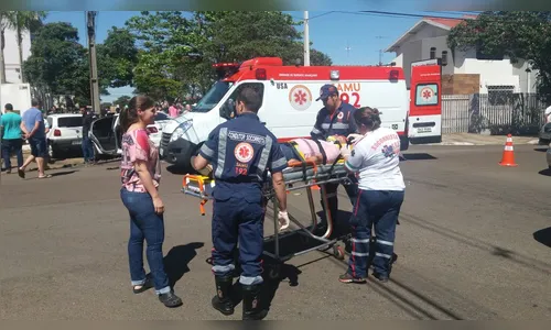 Acidente em área central de Arapongas deixa cinco feridos 