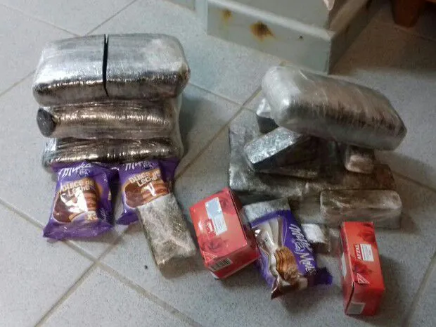Entorpecente estavam escondidos em pacotes de alfajor -  Foto: Divulgação/PRF