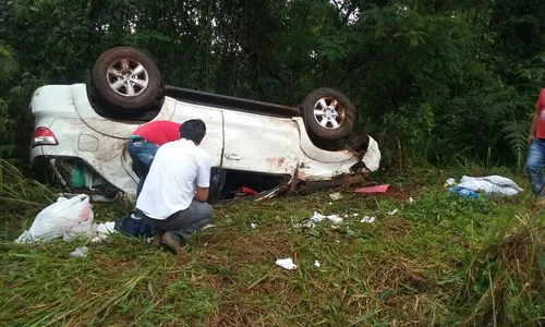 Casal fica ferido após capotamento entre Faxinal e Mauá da Serra