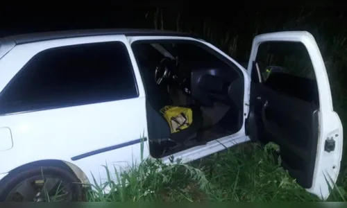 
							Rapaz abandona carro com mais de 6kg de maconha, em Arapongas
						
						