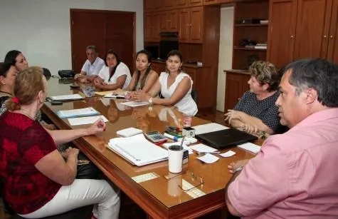 Prefeito Beto Preto recebeu, ontem, representantes da Autarquia Municipal de Educação e grupo de mães de alunos autistas (Foto - Profeta)