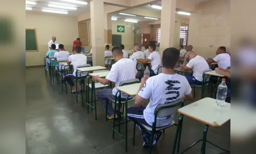 Presos participam da primeira fase do vestibular da UEL