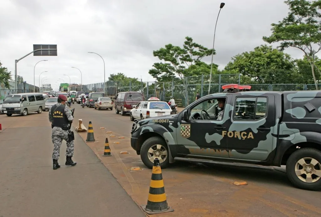 Força Nacional vai reforçar segurança na Ponte da Amizade - Foto: Gazeta do Povo