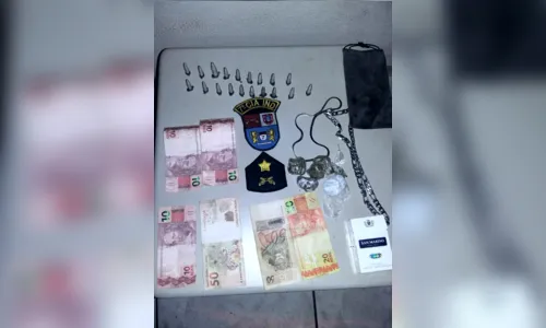 
							Menor é apreendido tentando lançar drogas para dentro da cadeia de Arapongas
						
						
