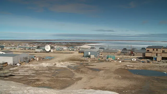 Ruído de origem desconhecida vindo do​ fundo do Ártico é ouvido com frequência perto da aldeia de Igloolik - Foto - gettyimages