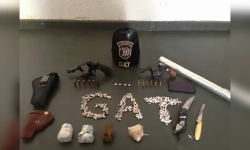 Menor é apreendido com 183 pedras de crack, maconha, armas e munição 