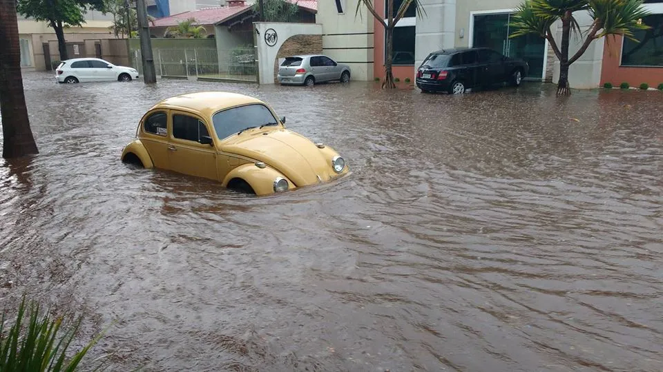 Chuva forte na região norte do Paraná voltou a causar problemas - Foto: Facebook/Reprodução - Ciro Domingues/Nova AM