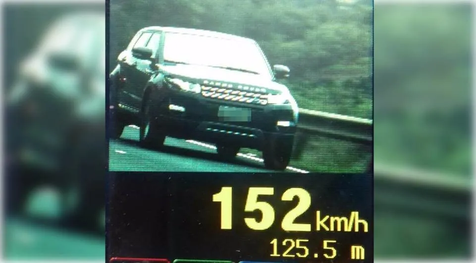Motorista flagrado por radar a 152 km/h em rodovia no Paraná - Foto: Divulgação/PRF