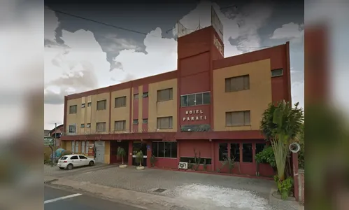 Dupla armada assalta hotel em plena luz do dia em Arapongas