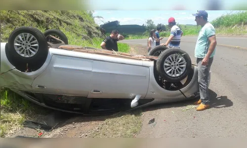 Motorista capota carro entre Borrazópolis e Novo Itacolomi