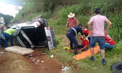 Jovens capotam veículo ao retornarem de cavalgada em Jandaia do Sul