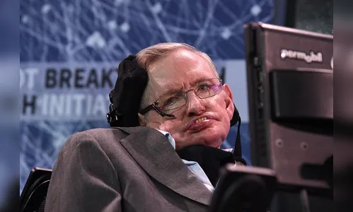 Stephen Hawking prevê quanto tempo de vida resta à humanidade 