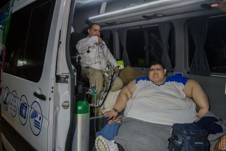 O mexicano Juan Pedro Franco, de 32 anos, pesa 500 kg e não caminha há 6 anos Foto: Yahoo