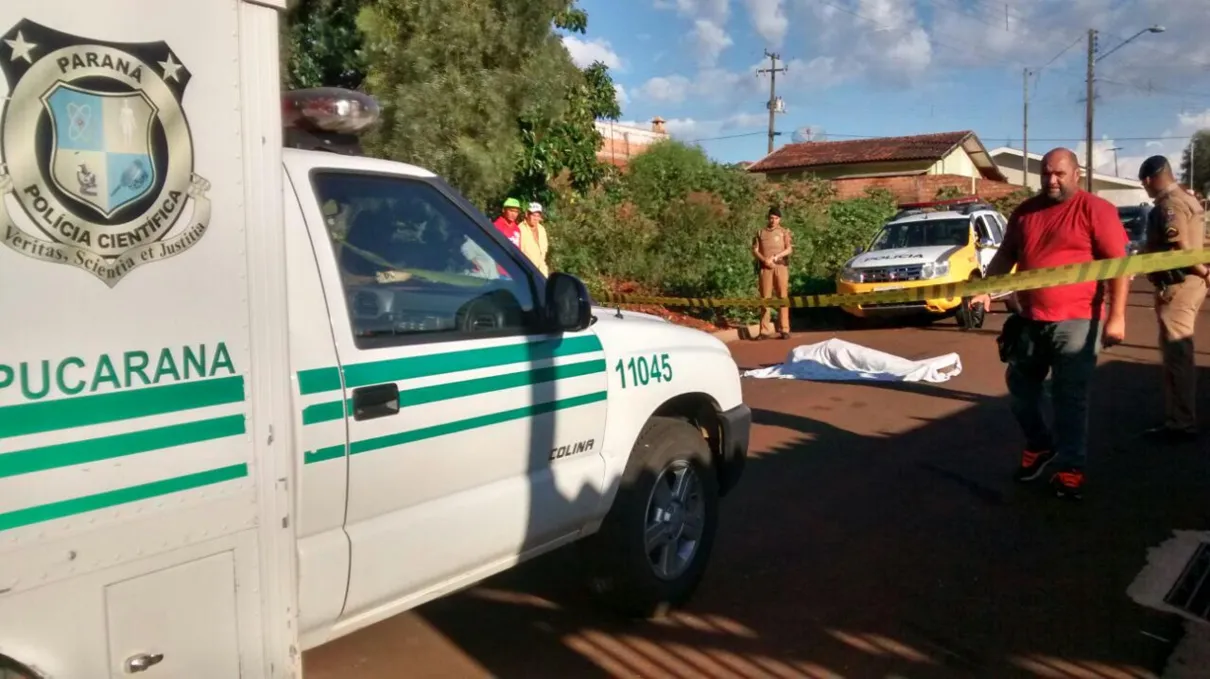 Vítima foi encontrada morta por volta das 7h desta quarta-feira. (Foto - José Luiz)