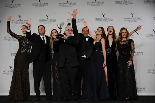 equipe de 'Verdades secretas' comemora conquista no Emmy Internacional. Foto: Divulgação