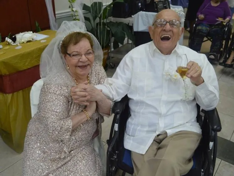 Noiva de 80 e noivo de 95 anos, nos EUA: ela se casou pela primeira vez - Foto: Cindy Arboleta / Miami Herald