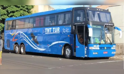 Passageira de ônibus é baleada durante assalto na PR-444