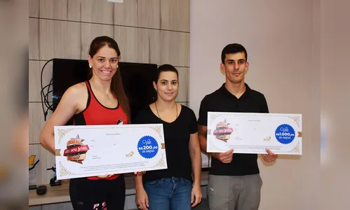 Consumidores recebem vales-compra do “Natal do Seu Jeito”