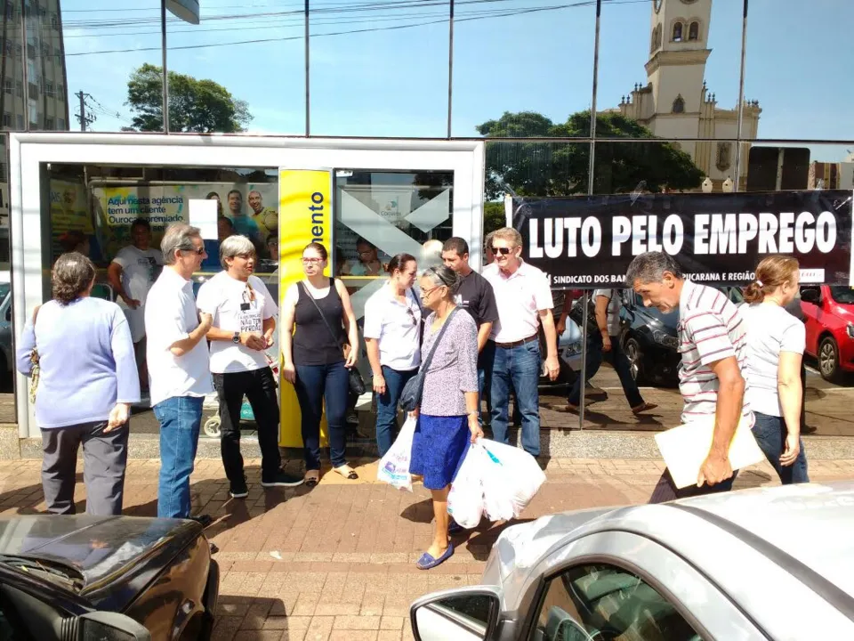 Bancários se manifestam contrários ao plano de reestruturação apresentado pelo Banco do Branco. Foto - José Luiz Mendes