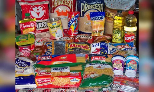 Voluntários fazem campanha para ajudar abrigo de crianças