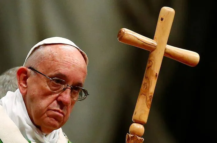 Papa Francisco diz sentir vergonha de 'mãe de todas as bombas'