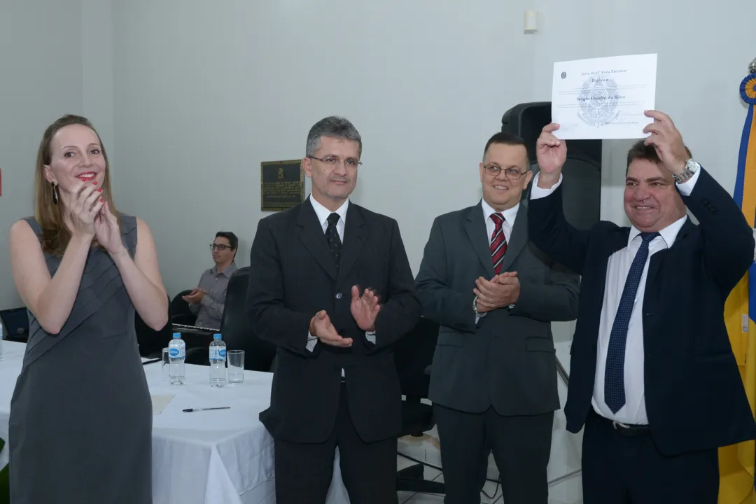 Prefeito Sérgio Onofre da Silva (PSC) e seu vice Jair Milani (PP) foram diplomados. Foto: Sérgio Rodrigo