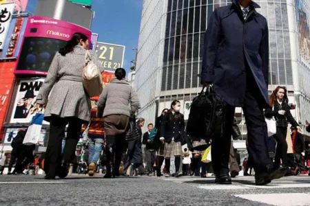 A medida beneficiará milhares de idosos que não contribuíram com o tempo mínimo anterior, de 25 anos - Foto: Kyodo