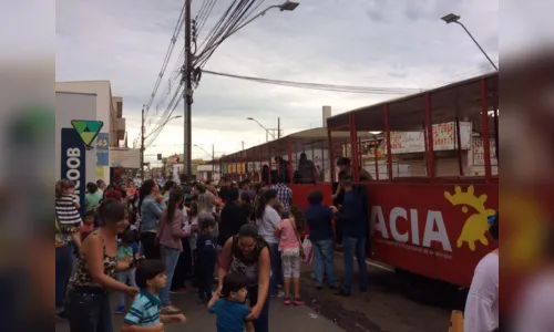 
							Trenzinho da Acia atrai dezenas de crianças no primeiro dia de passeio
						
						