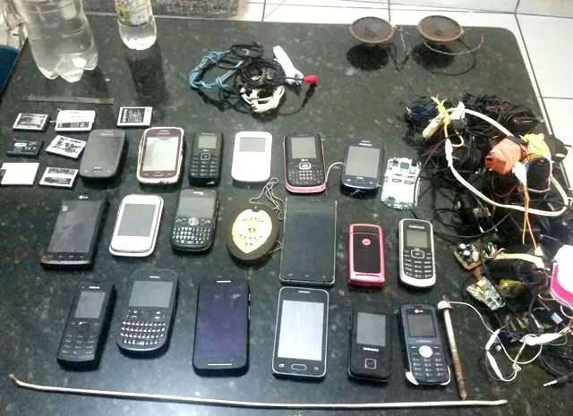 Foram apreendidos 18 celulares pela polícia civil. Foto: Divulgação
