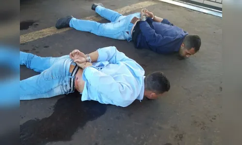 Polícia prende três suspeitos após troca de tiros; um deles foi baleado