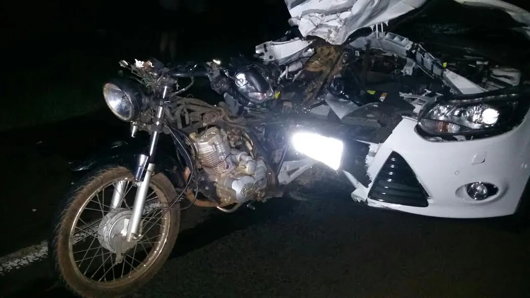 Ocupantes da moto tiveram morte instantânea - Foto: Whatsapp