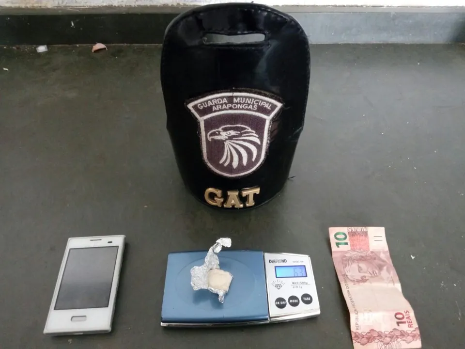 Guarda Municipal apreendeu uma porção de pasta base de cocaína. Foto: Divulgação